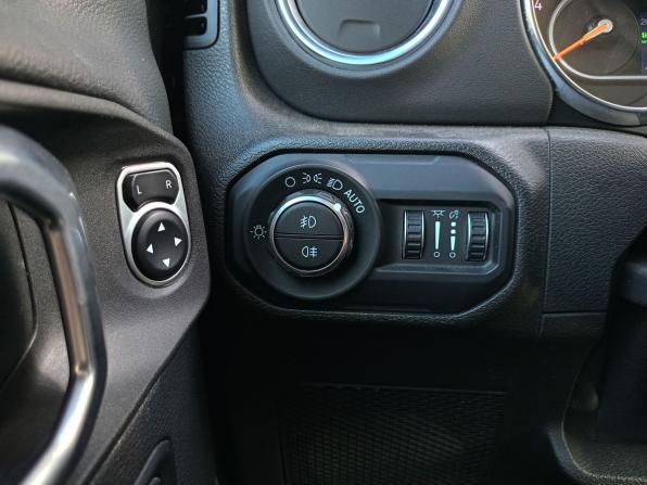 Jeep Wrangler IV (JL) с пробегом 2019 года, цена 4 449 000 рублей, 102479 км, внедорожник, Автокод Объявления