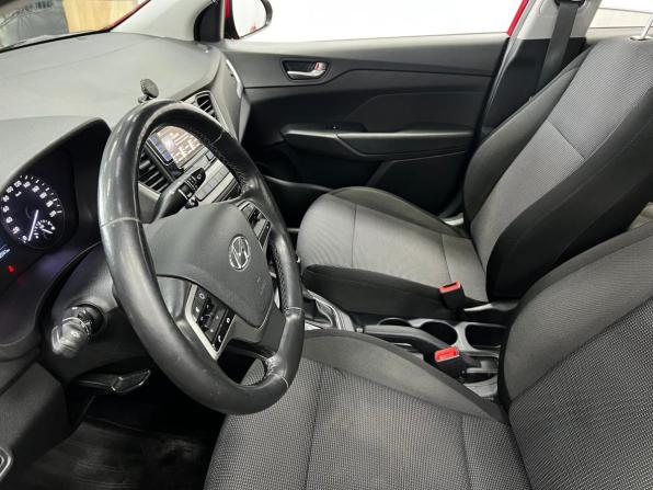 Hyundai Solaris II с пробегом 2017 года, цена 1 299 000 рублей, 112000 км, седан, Автокод Объявления