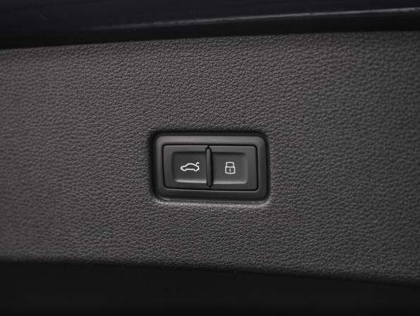 Audi Q8 I (4M) с пробегом 2019 года, цена 6 149 000 рублей, 103134 км, внедорожник, Автокод Объявления