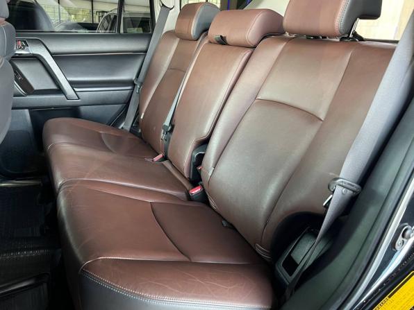 Toyota Land Cruiser Prado 150 Series Рестайлинг 1 с пробегом 2017 года, цена 4 100 000 рублей, 176621 км, внедорожник, Автокод Объявления