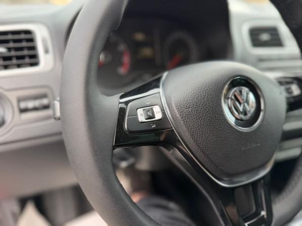 Volkswagen Polo V Рестайлинг с пробегом 2016 года, цена 890 000 рублей, 114709 км, седан, Автокод Объявления