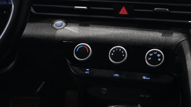 Hyundai Elantra VII (CN7) Рестайлинг с пробегом 2023 года, цена 1 859 000 рублей, 14737 км, седан, Автокод Объявления