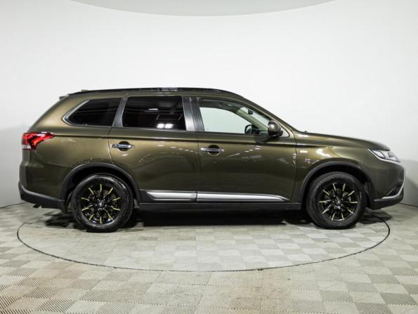 Mitsubishi Outlander III Рестайлинг 3 с пробегом 2019 года, цена 1 749 700 рублей, 112670 км, внедорожник, Автокод Объявления