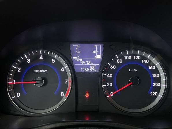 Hyundai Solaris I Рестайлинг с пробегом 2014 года, цена 850 000 рублей, 175698 км, седан, Автокод Объявления
