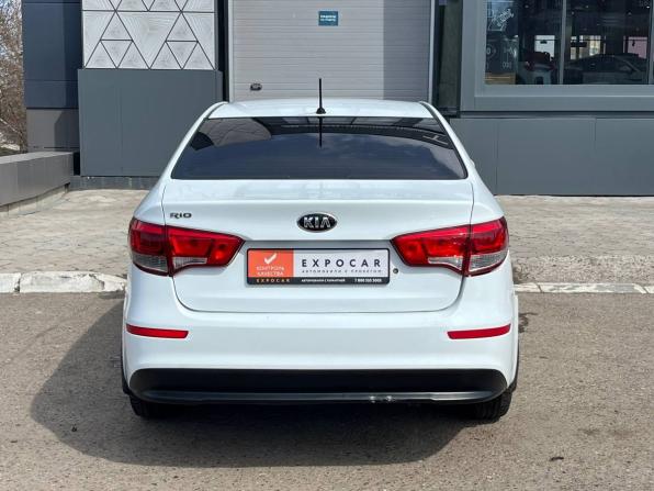 Kia Rio III Рестайлинг с пробегом 2016 года, цена 796 000 рублей, 136000 км, седан, Автокод Объявления