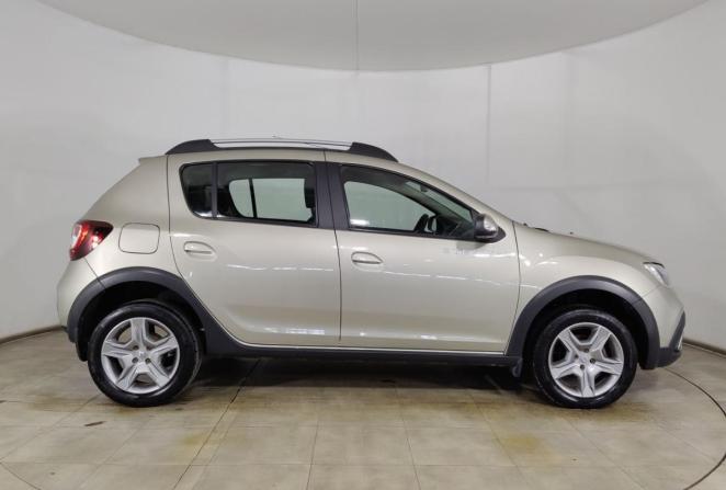 Renault Sandero II Рестайлинг с пробегом 2020 года, цена 1 220 000 рублей, 77000 км, хэтчбек, Автокод Объявления