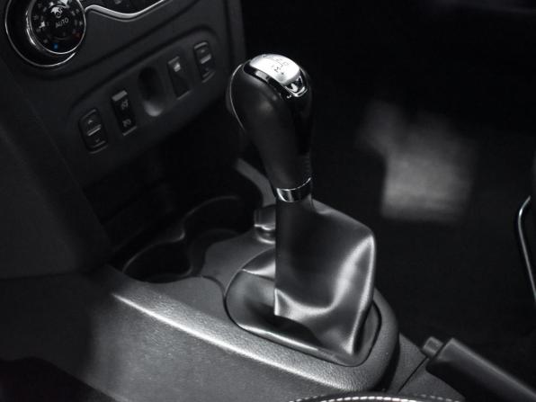 Renault Sandero II Рестайлинг с пробегом 2019 года, цена 989 000 рублей, 130643 км, хэтчбек, Автокод Объявления