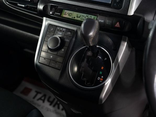 Toyota Wish II с пробегом 2010 года, цена 1 245 000 рублей, 160785 км, минивэн, Автокод Объявления