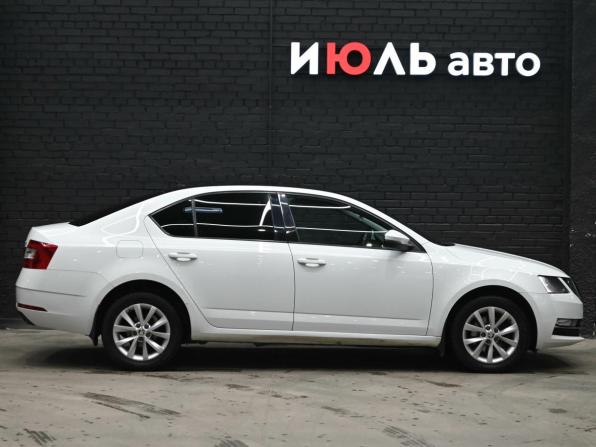 Skoda Octavia III (A7) Рестайлинг с пробегом 2017 года, цена 1 805 000 рублей, 126536 км, лифтбек, Автокод Объявления