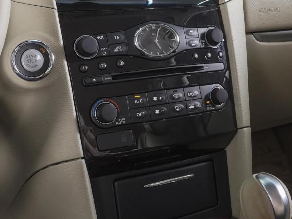 Infiniti QX70 с пробегом 2016 года, цена 2 350 000 рублей, 137877 км, внедорожник, Автокод Объявления