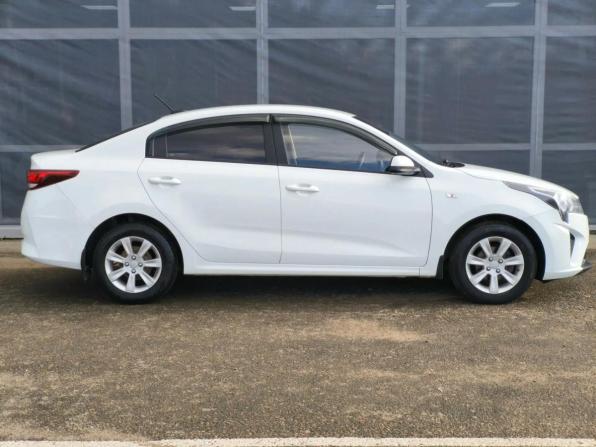 Kia Rio IV Рестайлинг с пробегом 2020 года, цена 1 380 000 рублей, 87700 км, седан, Автокод Объявления