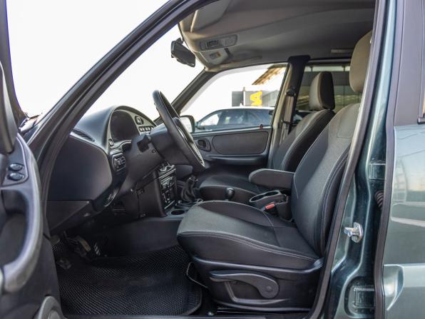 Chevrolet Niva I Рестайлинг с пробегом 2018 года, цена 998 000 рублей, 41986 км, внедорожник, Автокод Объявления