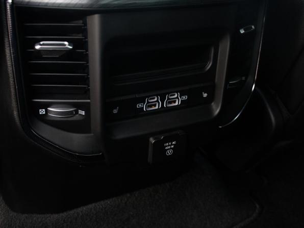 Ram 1500 V с пробегом 2023 года, цена 8 900 000 рублей, 44407 км, offers.body_type.unknown, Автокод Объявления