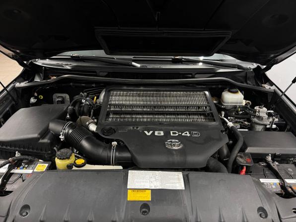Toyota Land Cruiser 200 Series Рестайлинг 1 с пробегом 2013 года, цена 3 699 000 рублей, 302325 км, внедорожник, Автокод Объявления