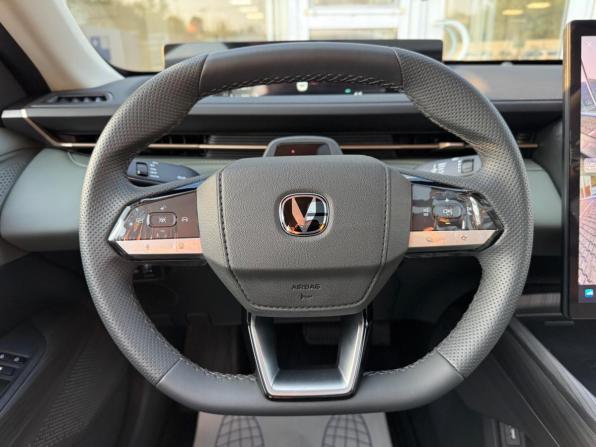 Changan Lamore с пробегом 2024 года, цена 2 225 000 рублей, 8184 км, седан, Автокод Объявления