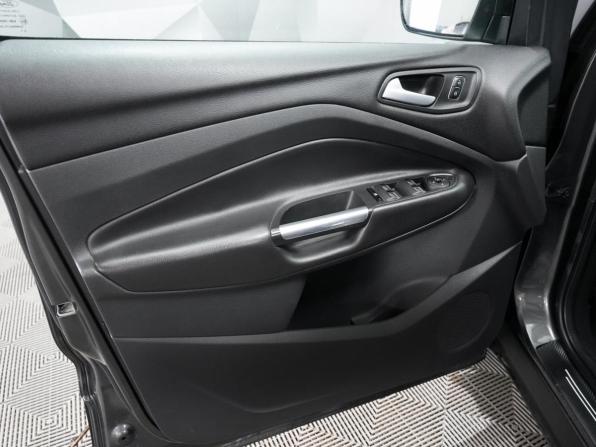 Ford Kuga II Рестайлинг с пробегом 2016 года, цена 1 290 000 рублей, 226000 км, внедорожник, Автокод Объявления