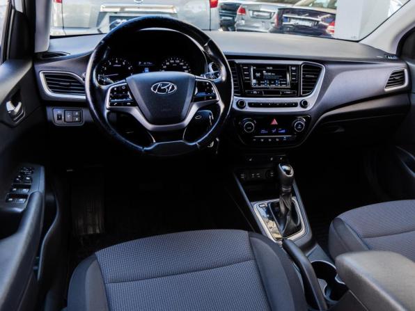 Hyundai Solaris II с пробегом 2017 года, цена 1 320 000 рублей, 128541 км, седан, Автокод Объявления