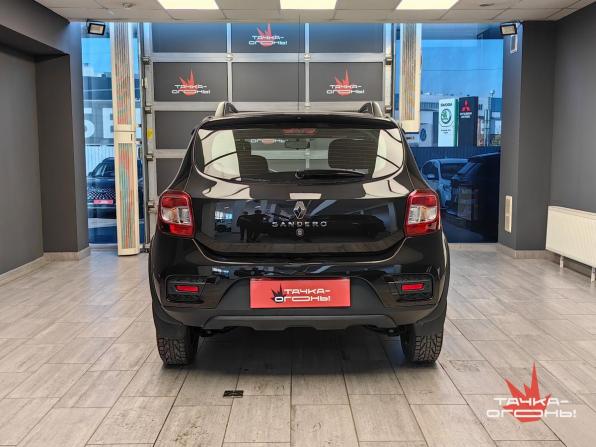 Renault Sandero II Рестайлинг с пробегом 2021 года, цена 1 460 000 рублей, 9800 км, хэтчбек, Автокод Объявления