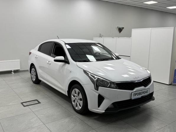 Kia Rio IV Рестайлинг с пробегом 2022 года, цена 1 280 000 рублей, 134782 км, седан, Автокод Объявления