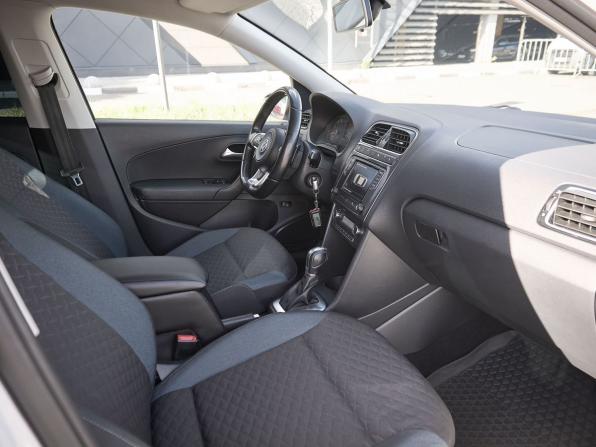 Volkswagen Polo V Рестайлинг с пробегом 2019 года, цена 1 387 000 рублей, 131294 км, седан, Автокод Объявления