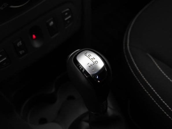 Renault Logan II с пробегом 2016 года, цена 1 199 000 рублей, 6176 км, седан, Автокод Объявления
