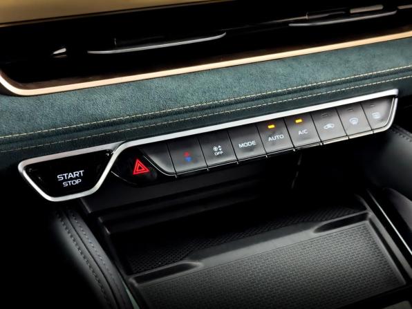 Geely Monjaro I Рестайлинг с пробегом 2024 года, цена 3 799 000 рублей, 17500 км, внедорожник, Автокод Объявления