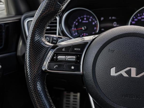 Kia Ceed III Рестайлинг с пробегом 2021 года, цена 2 120 000 рублей, 69014 км, универсал, Автокод Объявления
