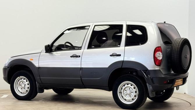 Chevrolet Niva I Рестайлинг с пробегом 2011 года, цена 399 000 рублей, 130000 км, внедорожник, Автокод Объявления