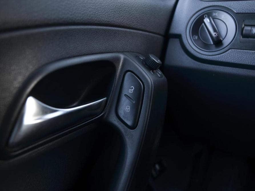Volkswagen Polo V Рестайлинг Курган  - изображение 17