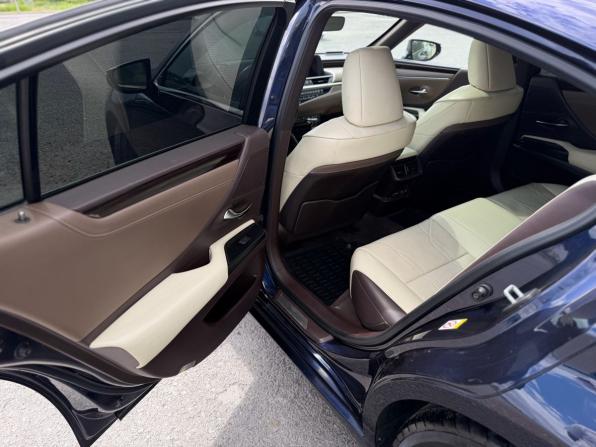 Lexus ES VII с пробегом 2018 года, цена 3 195 000 рублей, 174515 км, седан, Автокод Объявления