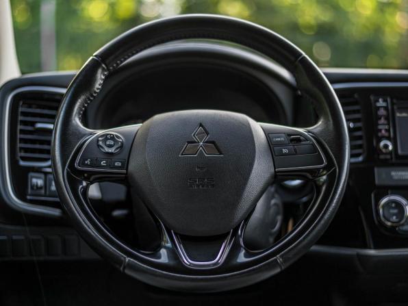Mitsubishi Outlander III Рестайлинг 2 с пробегом 2017 года, цена 1 485 000 рублей, 179053 км, внедорожник, Автокод Объявления
