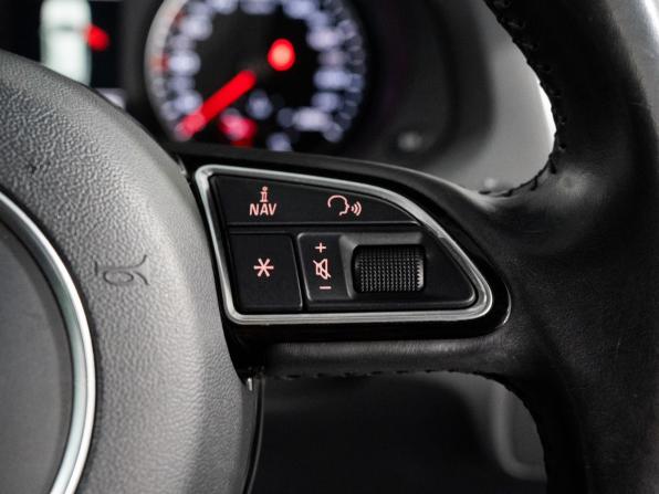Audi Q3 I (8U) Рестайлинг с пробегом 2015 года, цена 1 670 000 рублей, 82675 км, внедорожник, Автокод Объявления
