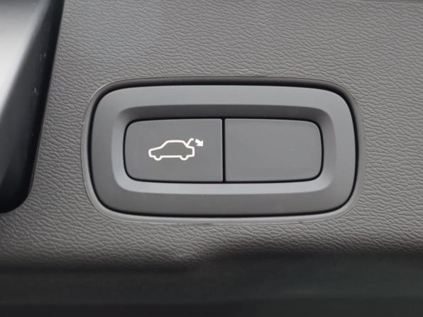 Volvo XC60 II Рестайлинг 2 с пробегом 2025 года, цена 6 290 000 рублей, 62 км, внедорожник, Автокод Объявления