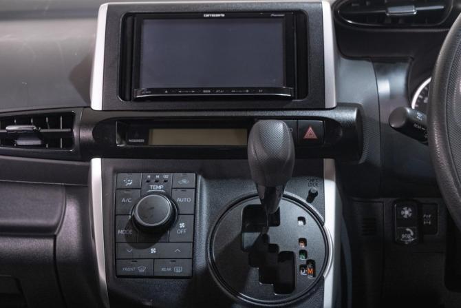Toyota Wish II с пробегом 2012 года, цена 1 629 000 рублей, 129000 км, минивэн, Автокод Объявления