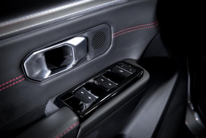 JETOUR DASHING I с пробегом 2023 года, цена 2 200 000 рублей, 31900 км, внедорожник, Автокод Объявления