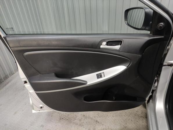 Hyundai Solaris I с пробегом 2013 года, цена 640 000 рублей, 151000 км, седан, Автокод Объявления