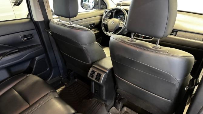 Mitsubishi Outlander III Рестайлинг 3 с пробегом 2020 года, цена 2 050 000 рублей, 132676 км, внедорожник, Автокод Объявления