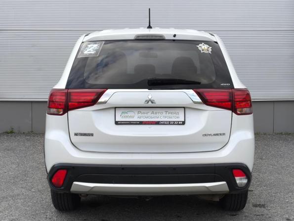 Mitsubishi Outlander III Рестайлинг 2 с пробегом 2016 года, цена 1 697 000 рублей, 210560 км, внедорожник, Автокод Объявления