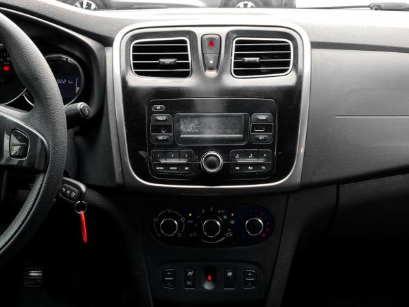 Renault Logan II с пробегом 2018 года, цена 316 000 рублей, 360221 км, седан, Автокод Объявления