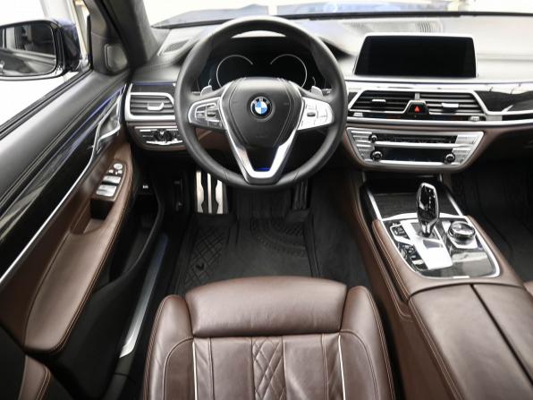 BMW 7 серии VI (G11/G12) с пробегом 2017 года, цена 3 680 000 рублей, 215977 км, седан, Автокод Объявления