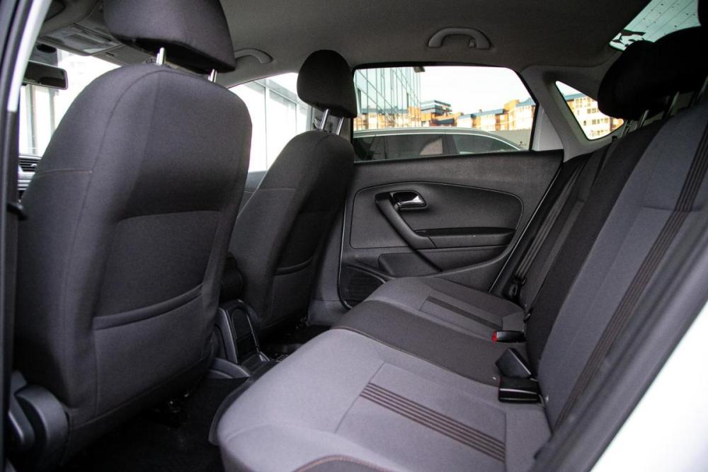 Volkswagen Polo V Рестайлинг Иркутск  - изображение 13
