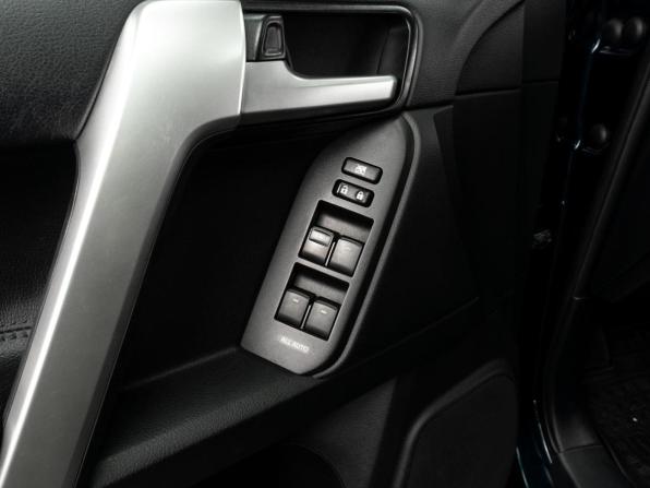 Toyota Land Cruiser Prado 150 Series Рестайлинг 2 с пробегом 2019 года, цена 5 189 000 рублей, 116427 км, внедорожник, Автокод Объявления