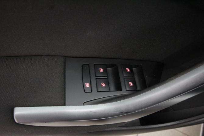 Opel Astra J Рестайлинг с пробегом 2012 года, цена 890 000 рублей, 44050 км, хэтчбек, Автокод Объявления