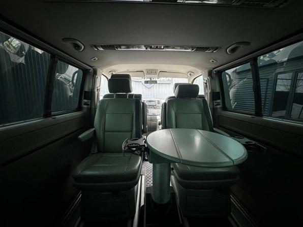 Volkswagen Multivan T5 Рестайлинг с пробегом 2011 года, цена 1 999 000 рублей, 293500 км, минивэн, Автокод Объявления