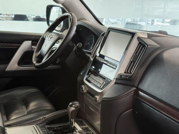 Toyota Land Cruiser 200 Series Рестайлинг 2 с пробегом 2016 года, цена 5 550 000 рублей, 200684 км, внедорожник, Автокод Объявления