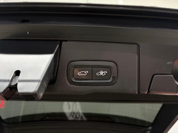 Volvo XC60 II Рестайлинг с пробегом 2021 года, цена 3 797 000 рублей, 120537 км, внедорожник, Автокод Объявления