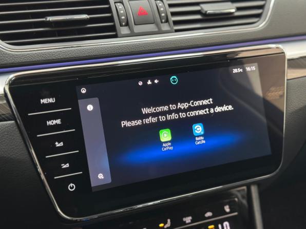 Skoda Superb III Рестайлинг с пробегом 2024 года, цена 3 620 000 рублей, 38400 км, лифтбек, Автокод Объявления