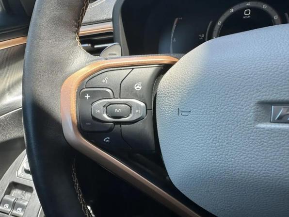 Haval Jolion I с пробегом 2023 года, цена 1 799 000 рублей, 42822 км, внедорожник, Автокод Объявления
