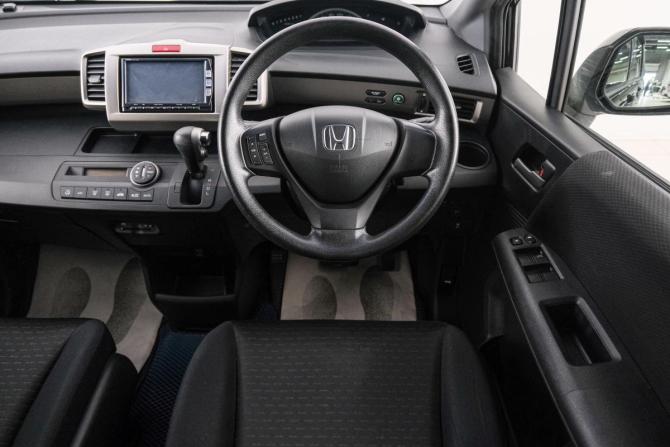 Honda Freed I Рестайлинг с пробегом 2012 года, цена 1 099 000 рублей, 190000 км, компактвэн, Автокод Объявления
