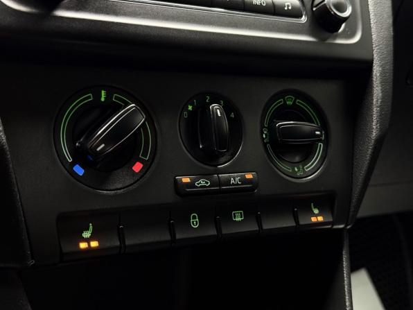 Skoda Rapid I с пробегом 2014 года, цена 799 000 рублей, 238000 км, лифтбек, Автокод Объявления